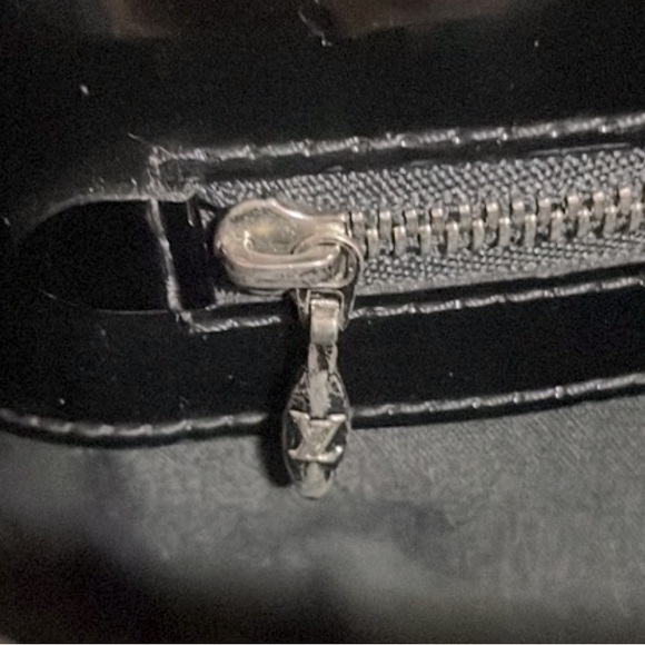 Louis Vuitton Epi Black Patent Leather Clutch Bag with Large LV logo / 10” x 5” - Picture 7 of 7